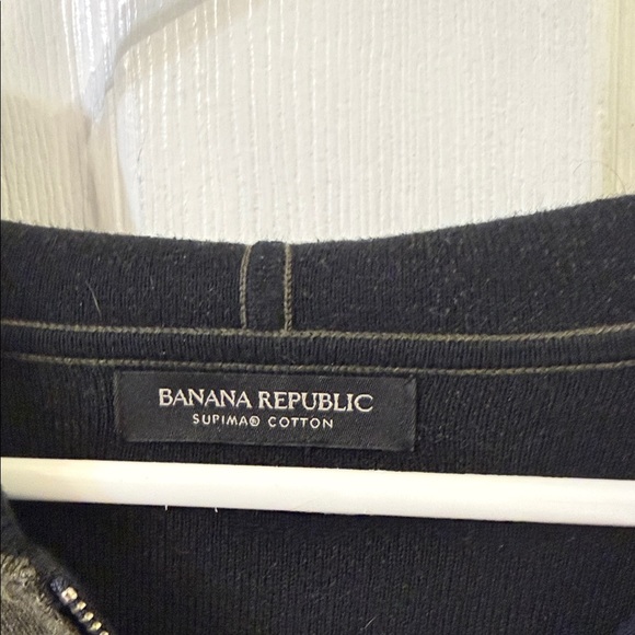 Banana Republic Men's Dark Green Zip-Up Sweater - Picture 2 of 3